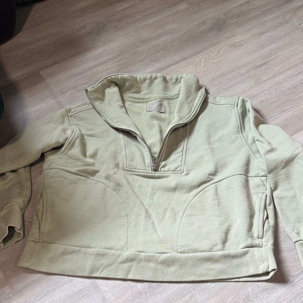 Everlane Light Green Women's 1/2 zip size medium